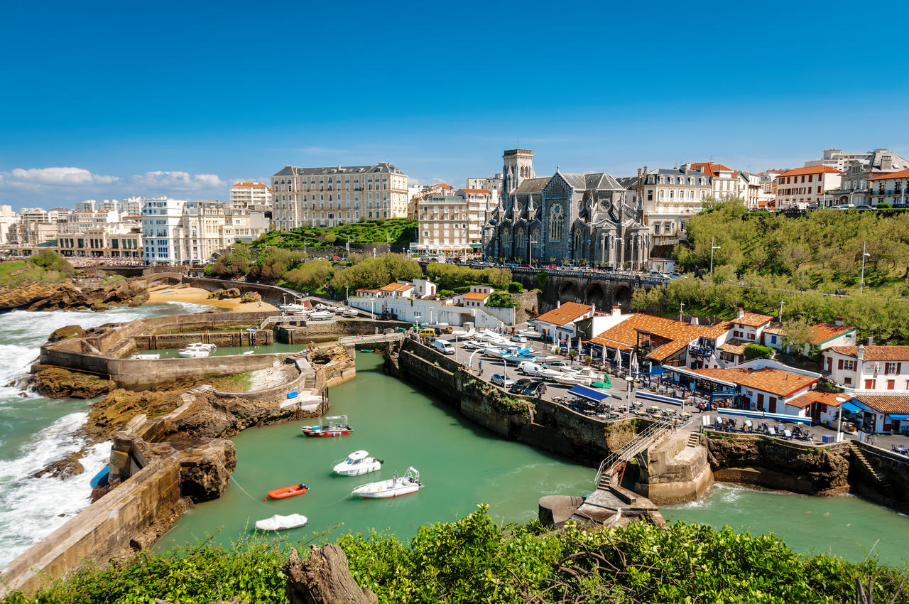 eglise-et-port-de-biarritz-cote-basque