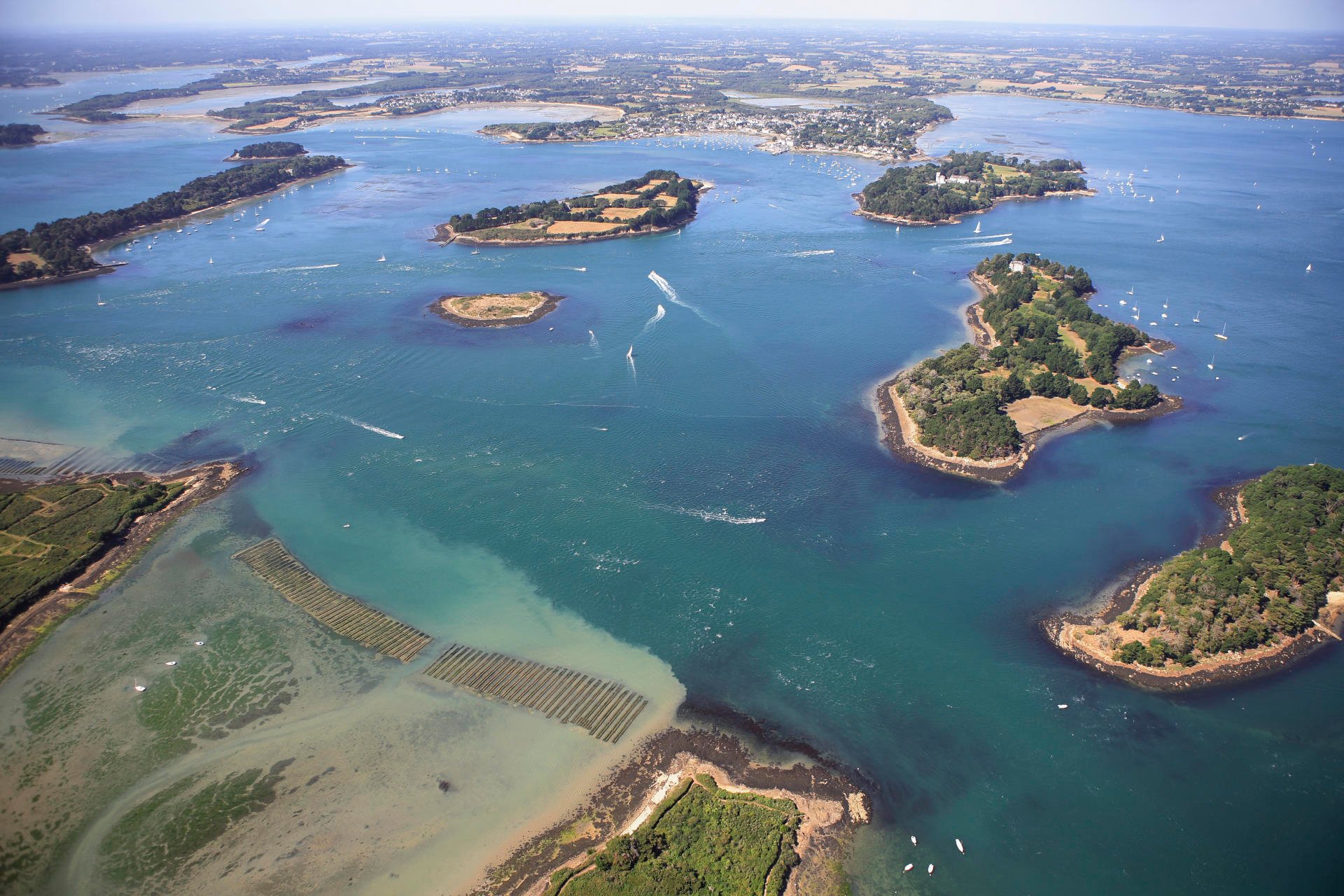 Vue aerienne du golfe du Morbihan