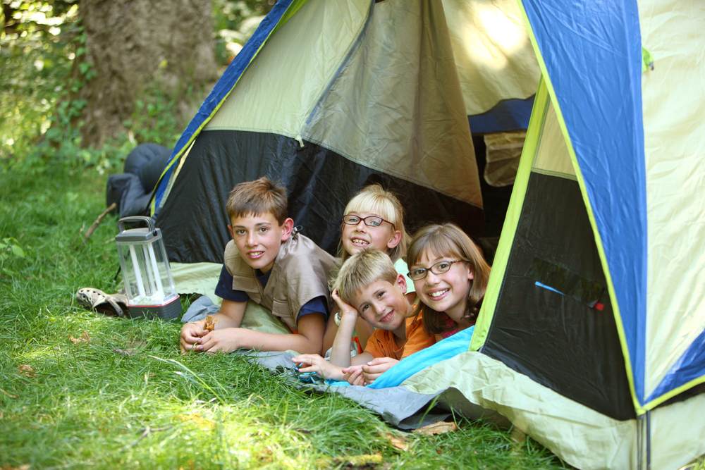 Jeux de camping et activités pour s'amuser en famille !