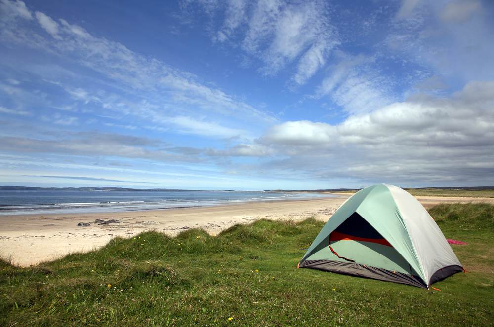 Et si on pouvait camper sereinement partout grâce à des tentes surélevées ?