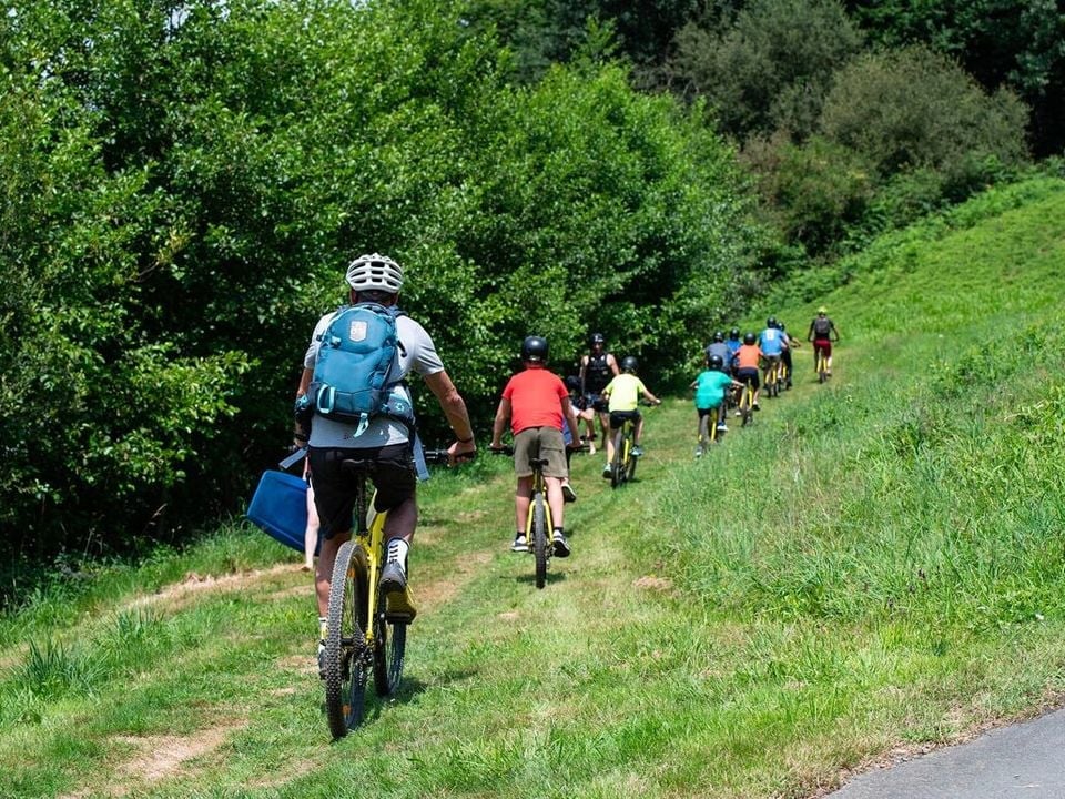 Quelles randonnées privilégier lors d’un camping en Dordogne ?