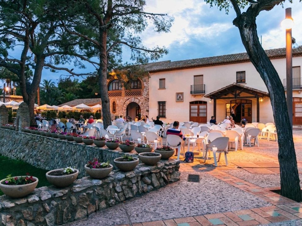 Quand réserver un camping en Espagne pour éviter la foule ?