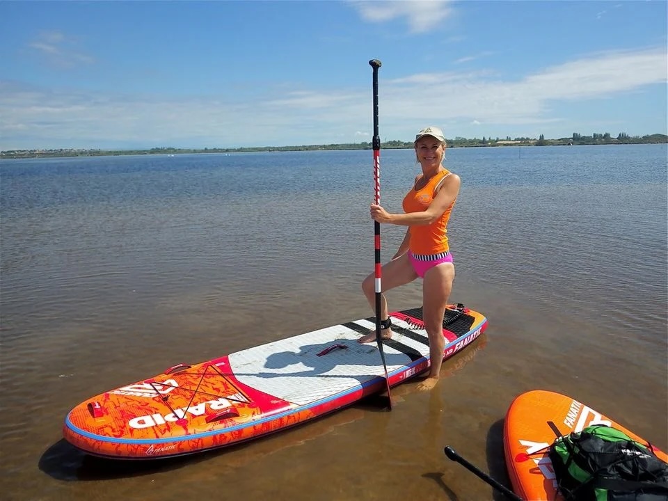 Quelles activités nautiques sont accessibles depuis un camping dans l’Hérault ?