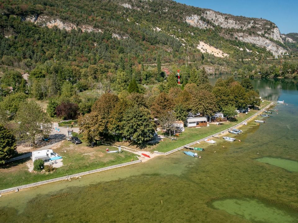 L’été est-il idéale pour un camping dans le Jura ?