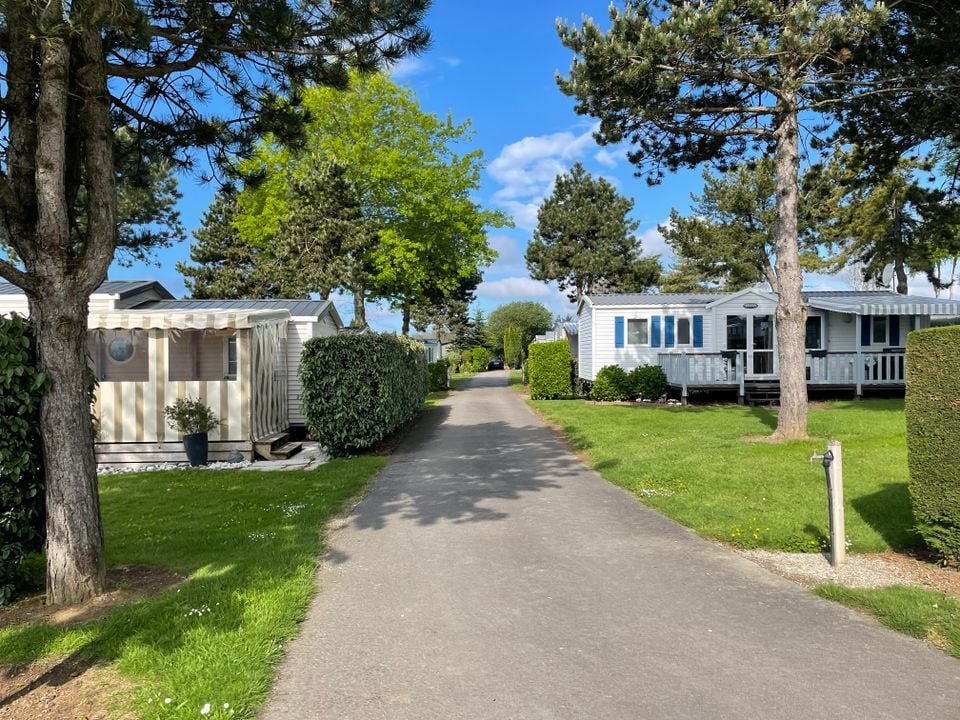 Quels hébergements choisir pour un séjour en famille dans un camping au bord du lac ?