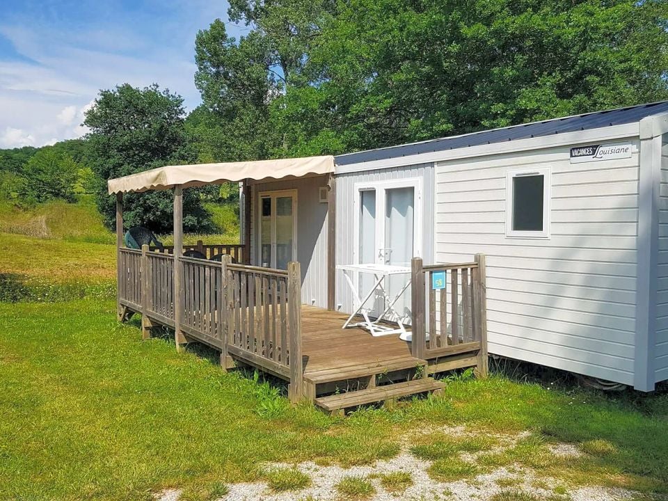 Les mobil-homes sont-ils disponibles dans les campings près des lacs ?