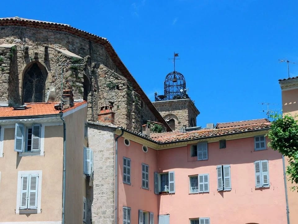 La météo méditerranéenne rend-elle le camping dans le Var agréable toute l’année ?