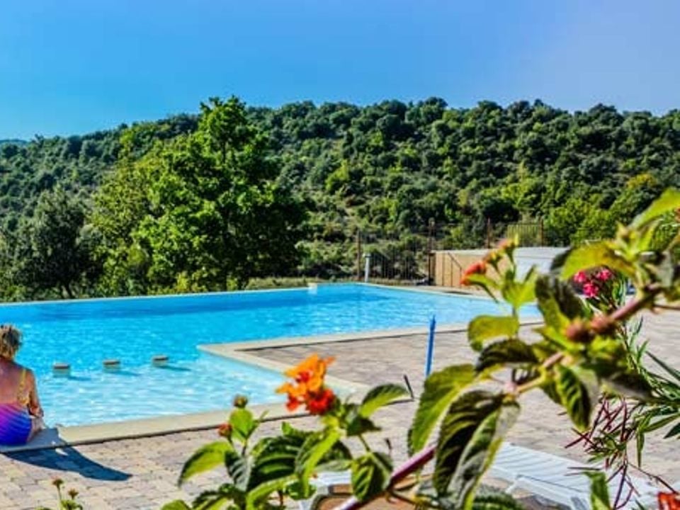 Domaine de Chadeyron - Camping et gîtes