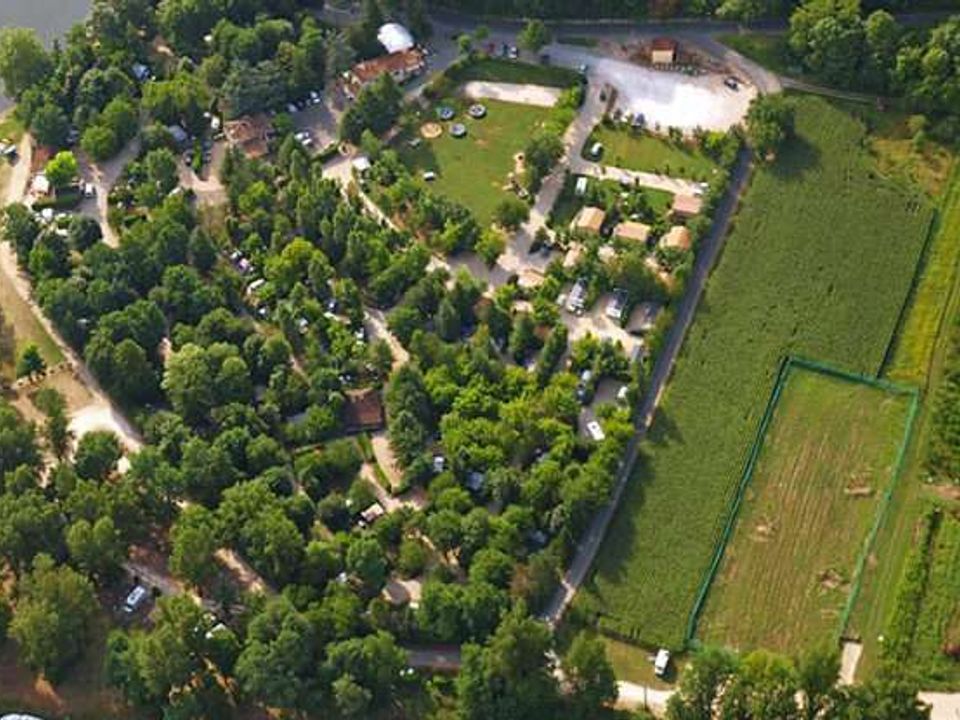 Camping Paradis De la Plage, 4*, Saint Cirq Lapopie, Sud Ouest, France