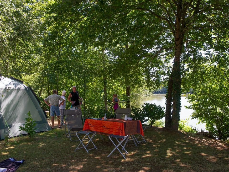 France - Sud Ouest - Estang - Camping Les Lacs de Courtes 3*