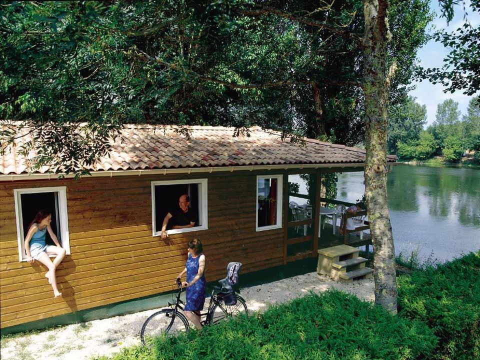 France - Sud Ouest - Badefols sur Dordogne - Camping Les Bö-Bains 4* - Vente Flash