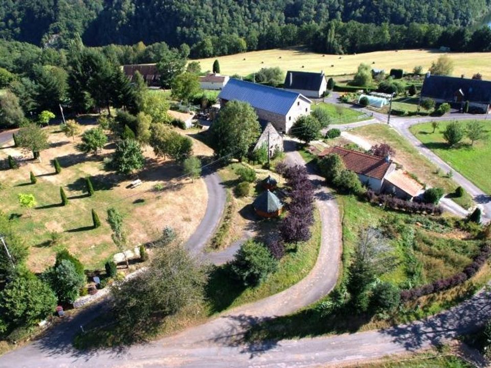 France - Auvergne - Beaulieu - Camping L'Air du Temps, 4*