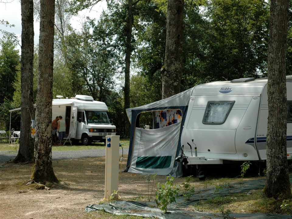 France - Sud Ouest - Busserolles - Camping du Grand Etang de Saint-Estèphe 2*