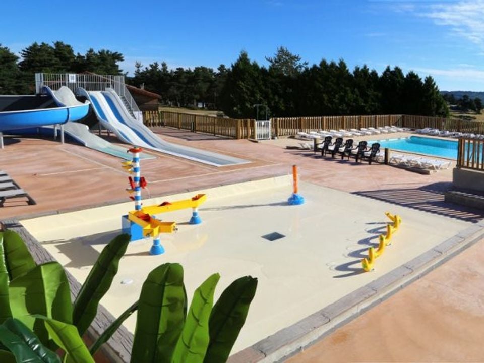 Camping Les Sous Bois Du Lac De Naussac Lozere