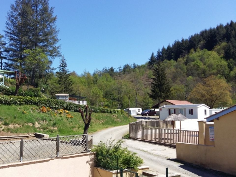 Camping Le Moulin Brule 3*, Chazelles sur Lyon, Rhone, France avec
