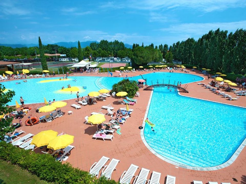 Camping San Francesco Desenzano in DESENZANO DEL GARDA, ruime keuze