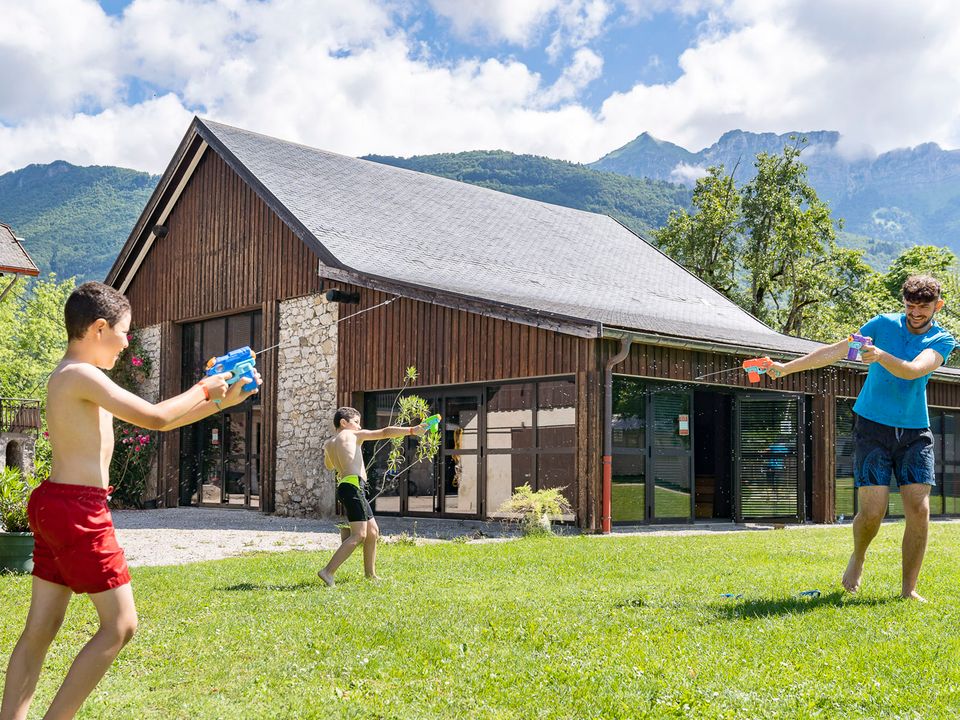 France - Alpes et Savoie - Doussard - Camping Romanée - la Ferme de Serraz, 5*