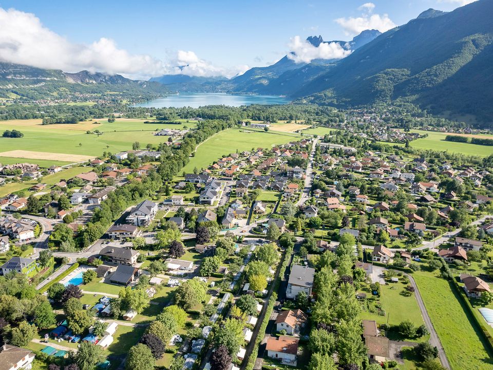 France - Alpes et Savoie - Doussard - Camping Romanée - la Ferme de Serraz, 5*