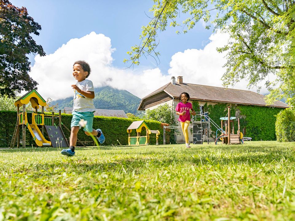 France - Alpes et Savoie - Doussard - Camping Romanée - la Ferme de Serraz, 5*