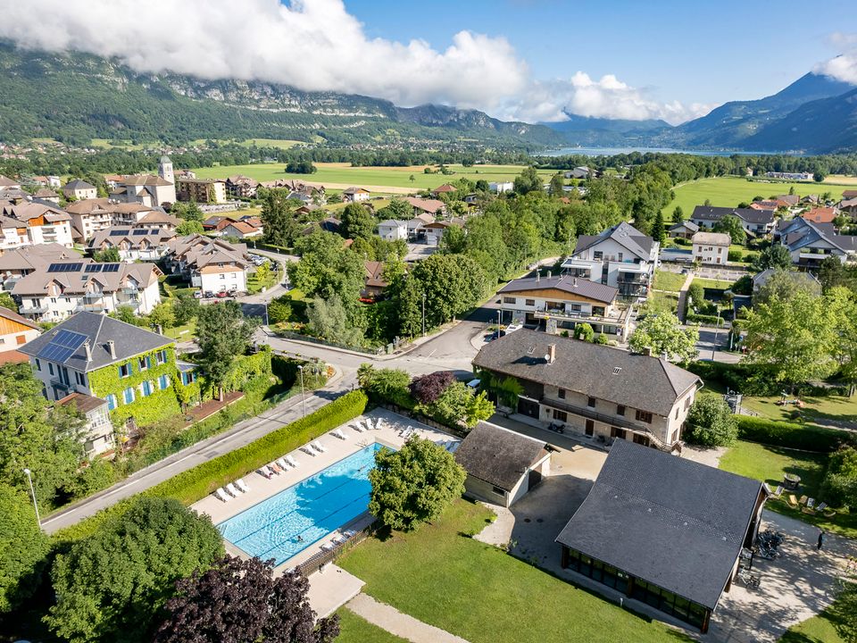 France - Alpes et Savoie - Doussard - Camping Romanée - la Ferme de Serraz, 5*