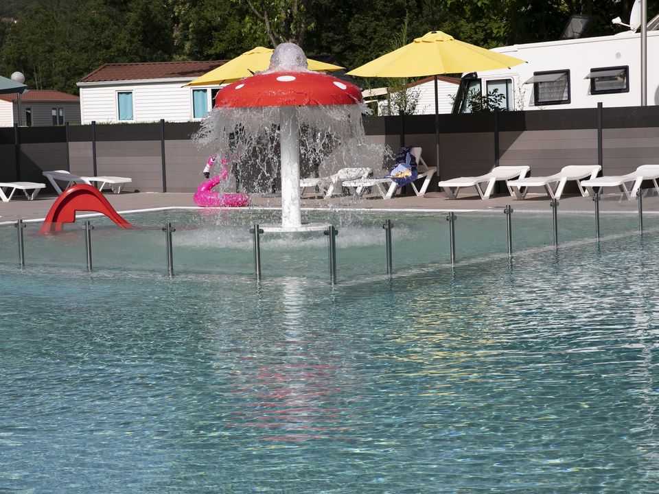 France - Pyrénées - Foix - Camping du Lac, 4*