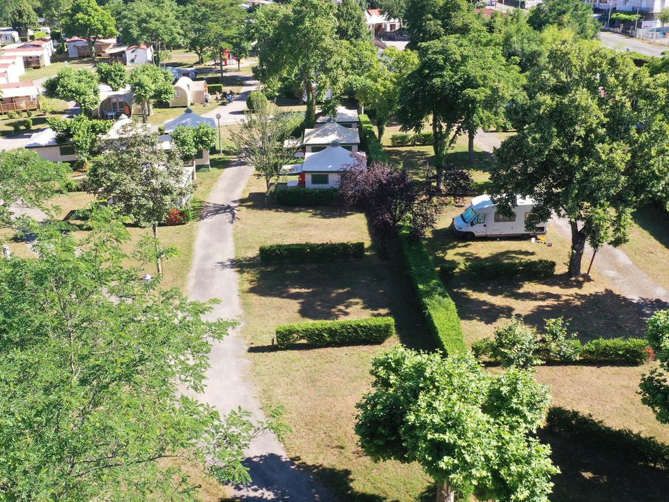 France - Pyrénées - Foix - Camping du Lac, 4*