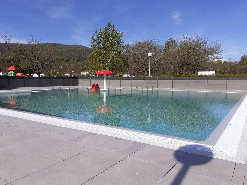 Camping Du Lac Bis Foix Preise Und Reservierungen