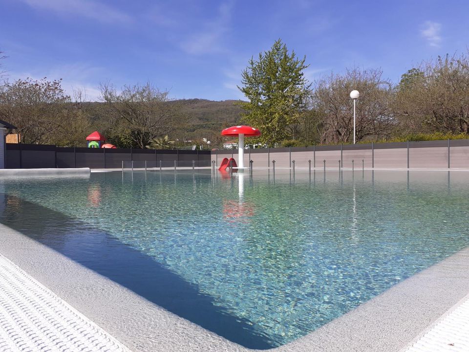 France - Pyrénées - Foix - Camping du Lac, 4*