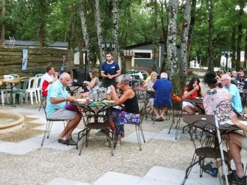 Flower Camping Les Truffières, 3* - 32