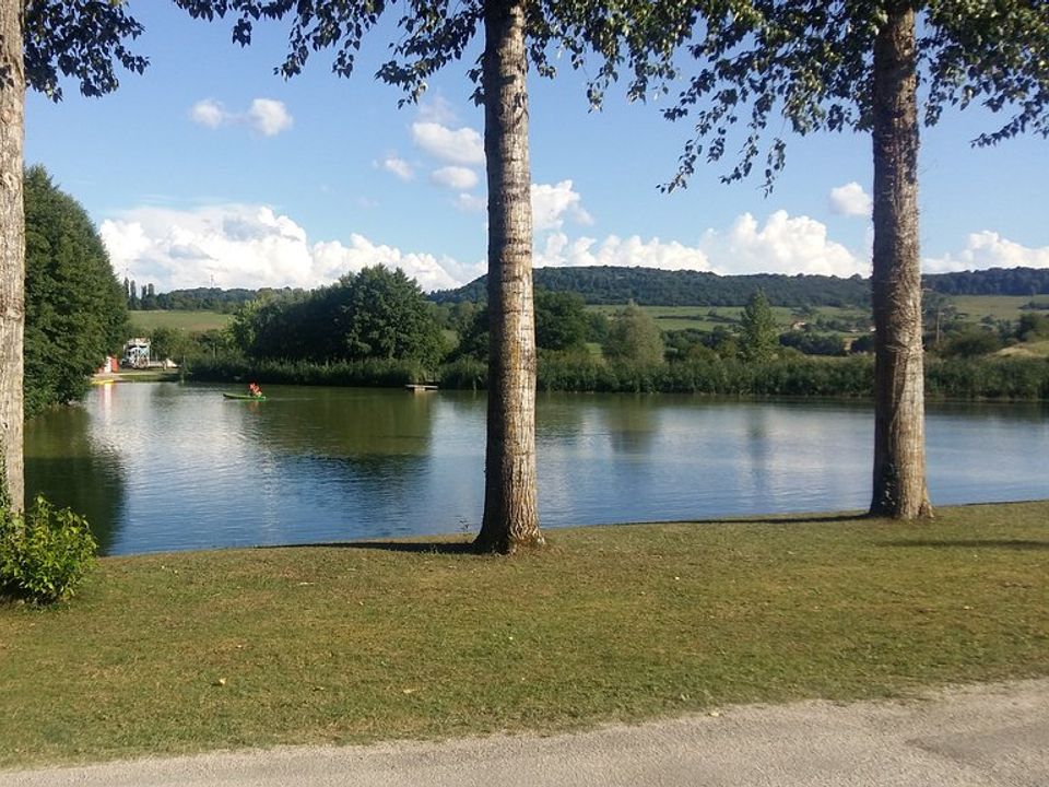 France - Bourgogne Franche Comté - Huanne Montmartin - Camping Du Bois De Reveuge, 4*