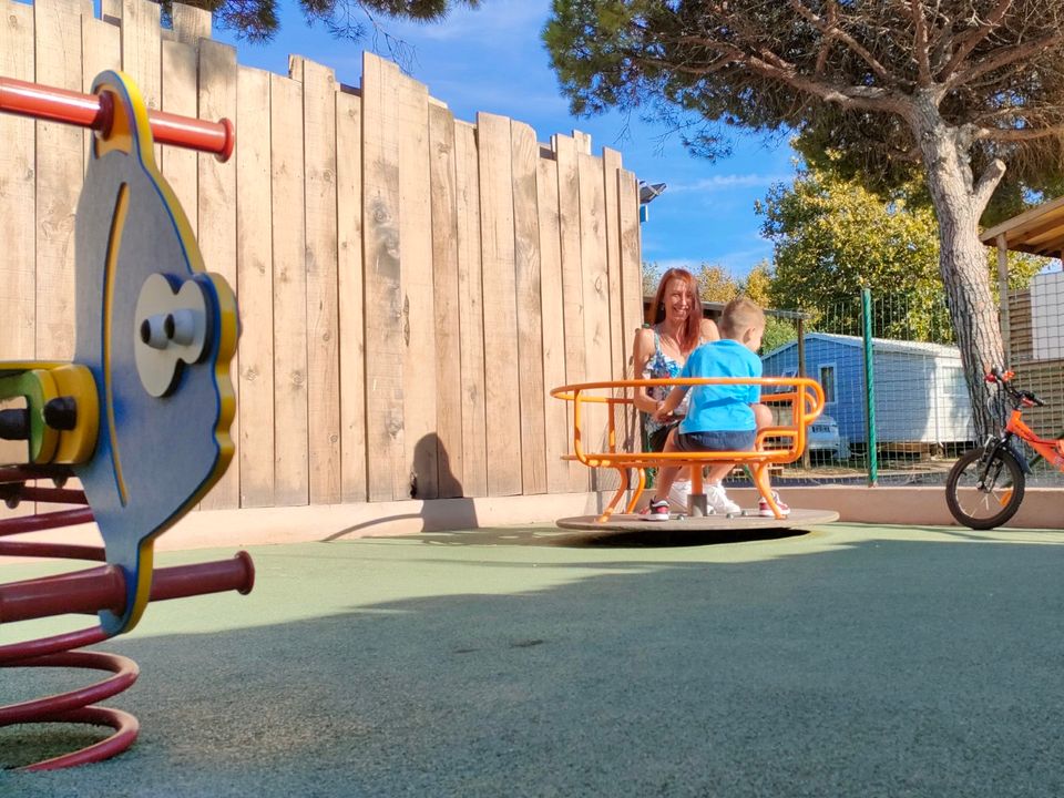 Camping Tikayan La Bergerie Plage 4*, Hyeres, Cote d'Azur, France avec