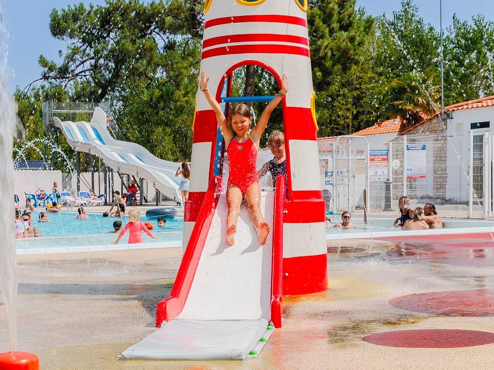 Flower Camping L'Escale du Perthuis