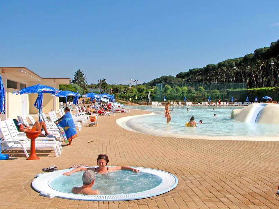 hu Fabulous Village, 4* - 6