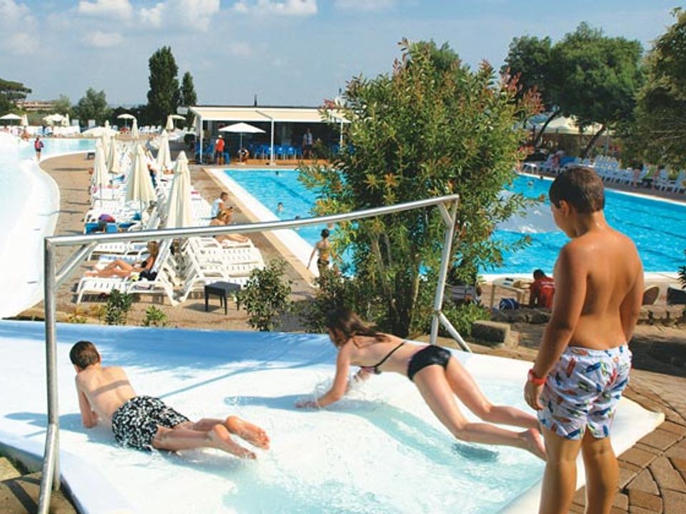 hu Fabulous Village, 4* - 8