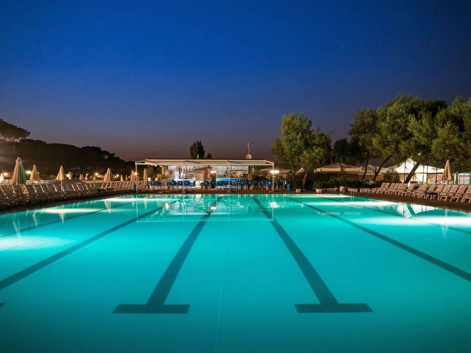 hu Fabulous Village, 4* - 11