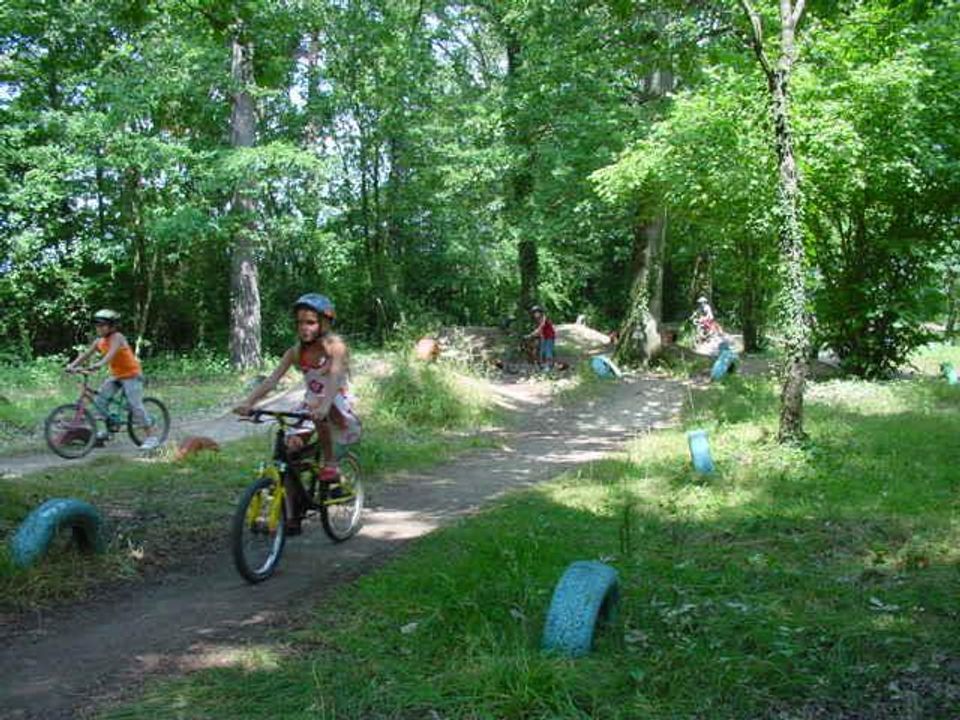 France - Poitou Loire - Grez - Camping Les Tournesols 3*