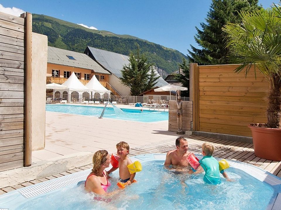 France - Rhône - Le Bourg d'Oisans - Camping Le Château de Rochetaillée 4*