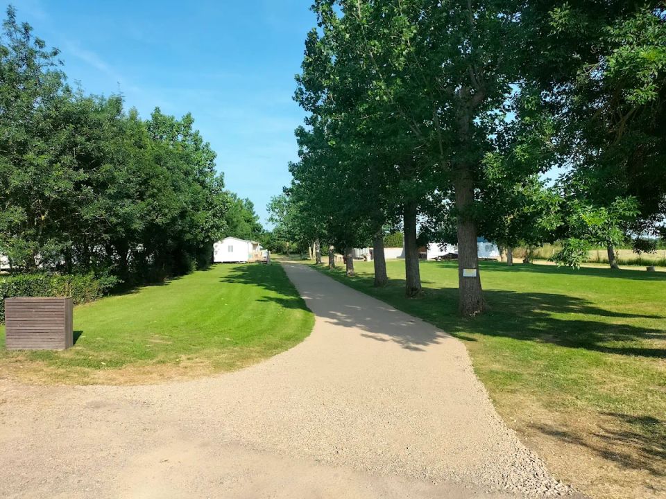 Camping Au Vent des Marais