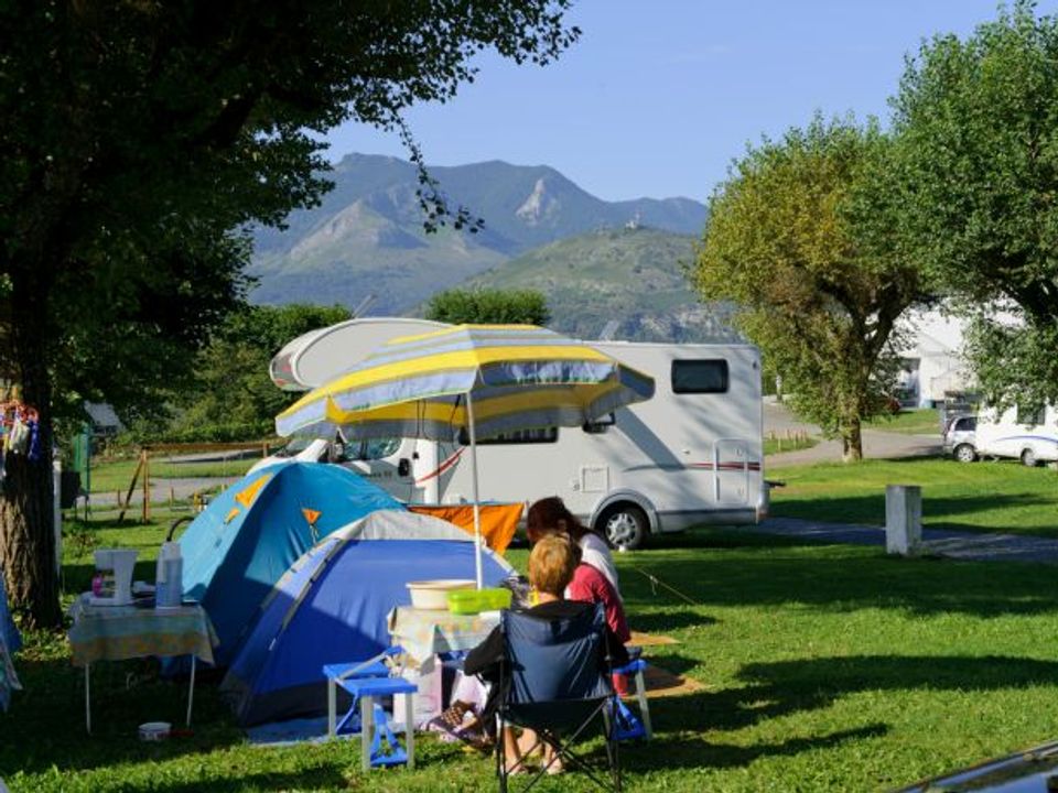 France - Pyrénées - Lourdes - Camping Le Vieux Berger, 2*