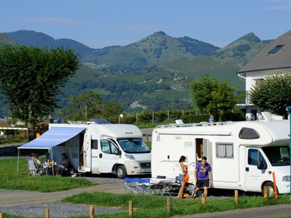 France - Pyrénées - Lourdes - Camping Le Vieux Berger, 2*