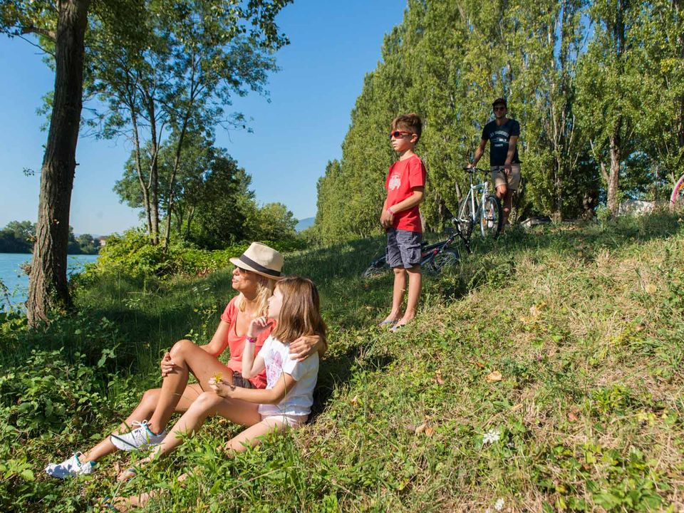 Camping Siblu Les Rives de Condrieu - Funpass inclus, 4* - 12