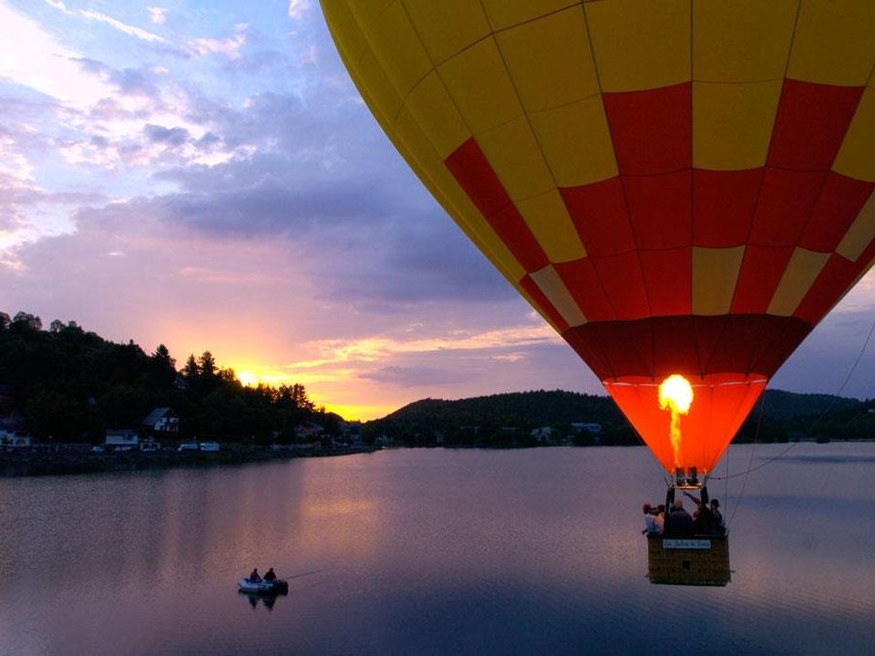 France - Auvergne - Murol - Camping Domaine du Lac Chambon 3*