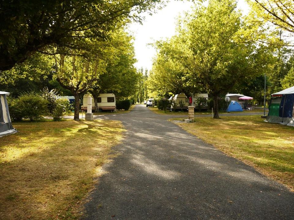 France - Sud Ouest - Neuvic - Camping Plein Air Neuvicois, 3*