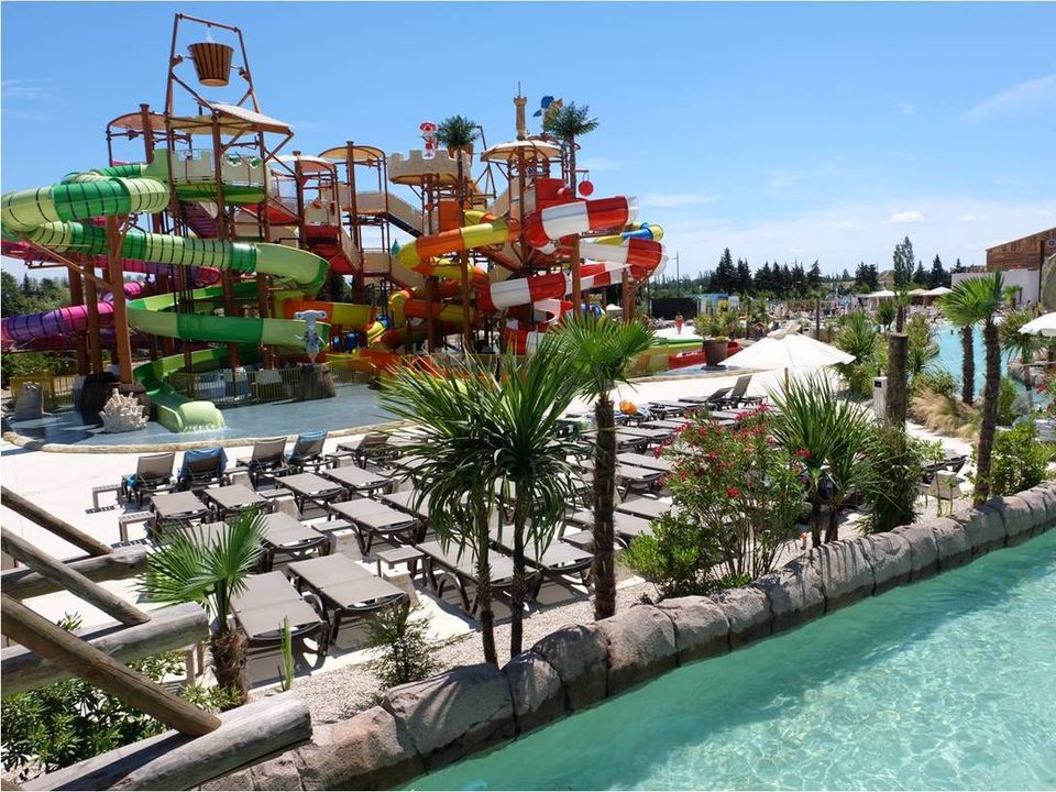 Camping Parc Wave Island Village a MONTEUX, tariffe e prenotazioni