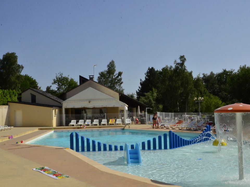 France - Sud Ouest - Pont de Sallars - Camping Les Terrasses du Lac, 4*