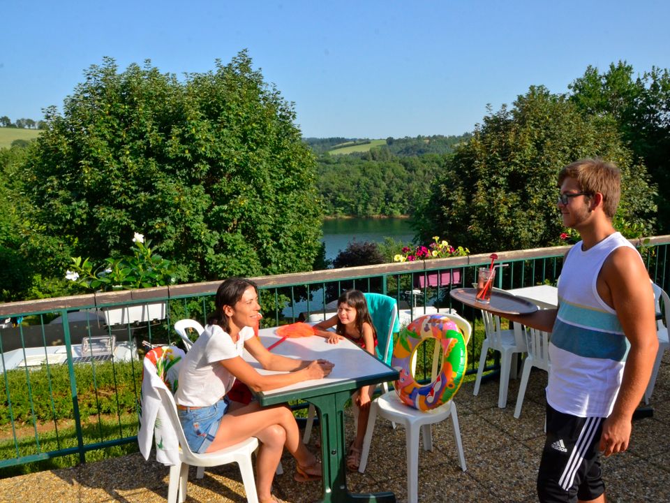 France - Sud Ouest - Pont de Sallars - Camping Les Terrasses du Lac, 4*