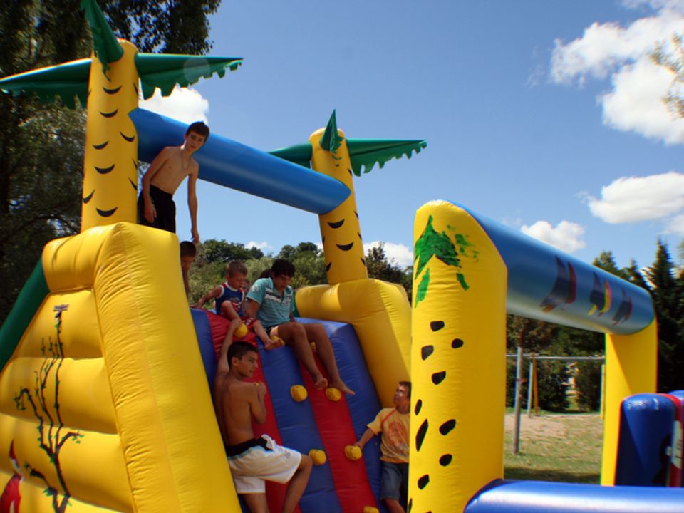 France - Auvergne - Pont du Château - Camping les Sablons 2*