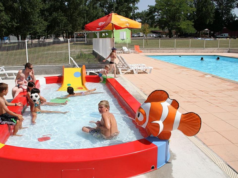 France - Auvergne - Pont du Château - Camping les Sablons 2*