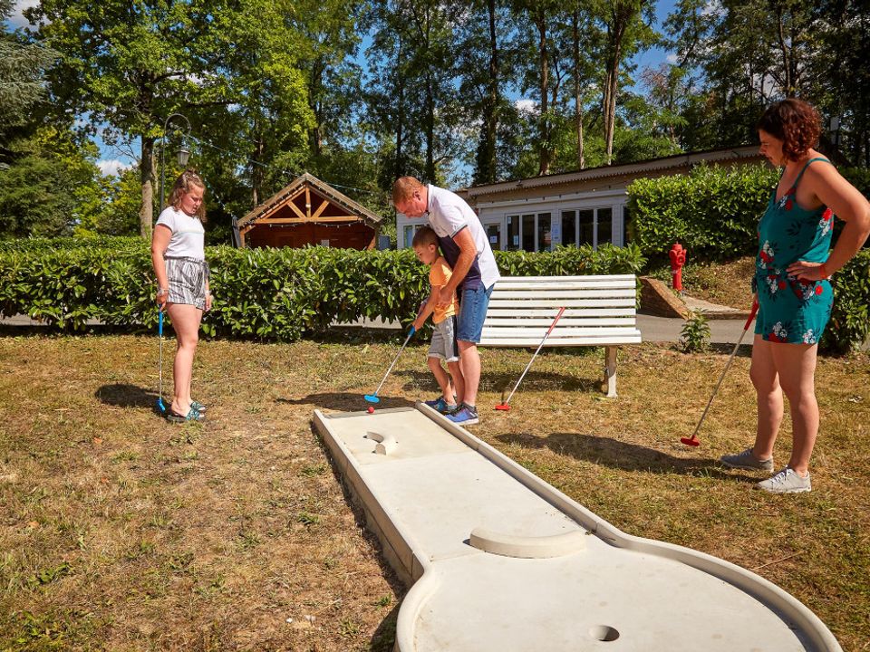 France - Ile de France - Saint Chéron - Camping Le Parc des Roches, 3*