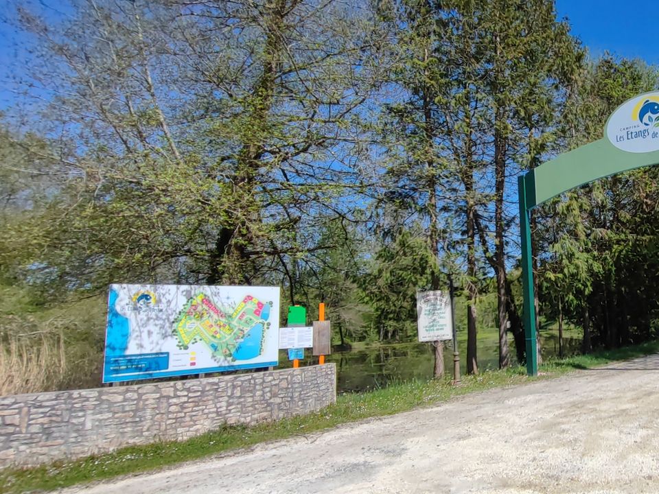 France - Sud Ouest - Saint Félix de Bourdeilles - Camping les Etangs du Plessac, 4*